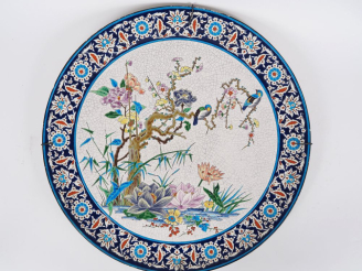 Vente aux enchères Jean Vieillard à Bordeaux.  Grand plat décoratif en émaux polychromes,