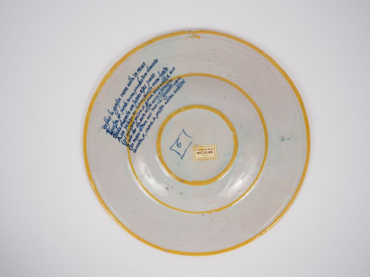 Plat XVIIème en faience italienne, à décor de scène mythologique. Diam