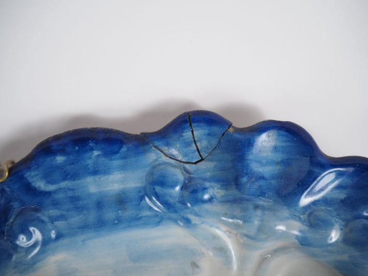 Paire de plats XIXème en faience italienne à décor en camaieu bleu de 
