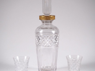 Vente aux enchères SAINT LOUIS. Service à liqueur en cristal à décor de croisillons compr