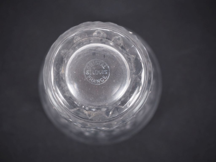 SAINT LOUIS. Service à liqueur en cristal à décor de croisillons compr