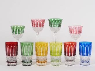 Vente aux enchères 6 verres à long drink en cristal bicolore on y joint 4 verres à vin du