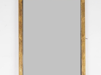 Vente aux enchères Miroir de style Louis XVI, cadre doré, à décor de feuillage et de cann