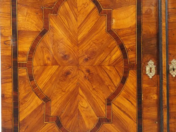 Vitrine Louis XIV en marqueterie, décor de motifs géométriques, ouvran