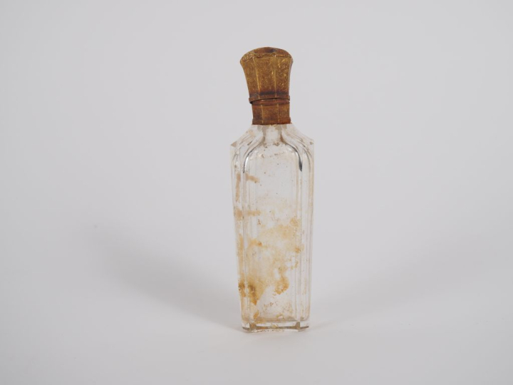 Missel des sacrements, reliure cuir de style néo-gothique, dans son co