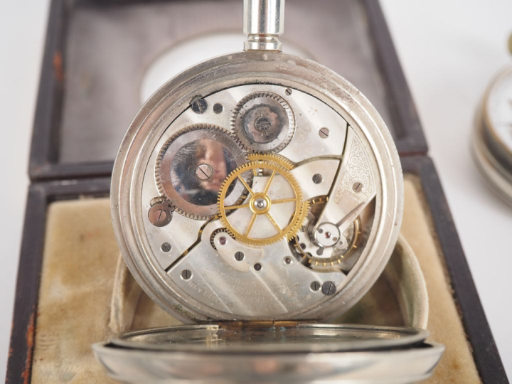 OCTAVA Watch Suisse. Régulateur automobile 8 jours, cadran émaillé, da
