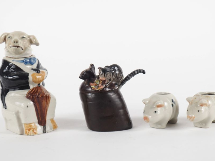 3 différents sujets en céramique figurant des animaux : paire de saliè