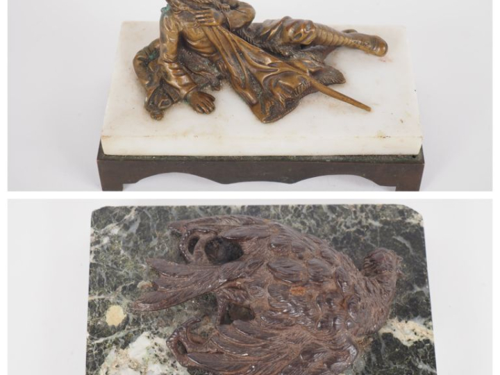 Ecole française début Xxème. "Soldat blessé". Sujet en bronze, socle e