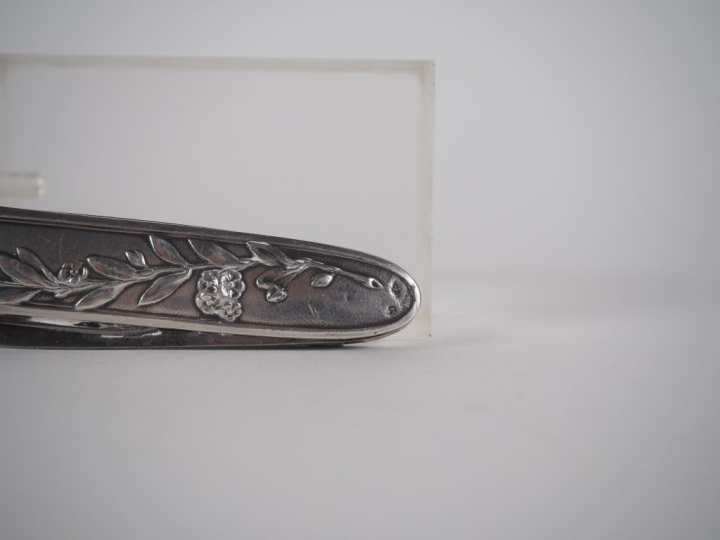 Trois différents canifs de style Art nouveau en argent. Signés MX. DIV
