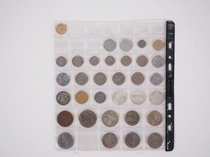 Ensemble de 188 pièces de collection.