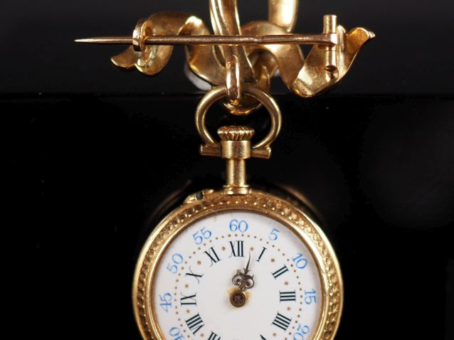 Ravissante montre de col Napoléon III et une broche en or jaune 750.  