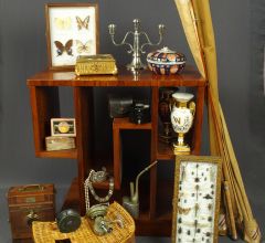 Acheter aux enchères BELLE BROCANTE : ATTENTION VENTE TOUTE LA JOURNEE !