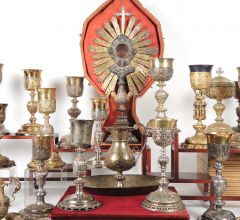 Acheter aux enchères BIJOUX, OR, ARGENTERIE, ART SACRE