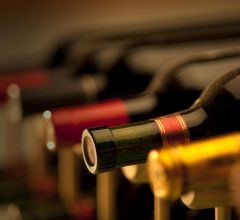 Acheter aux enchères GRANDS VINS ET ALCOOLS