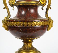 Acheter aux enchères VENTE CATALOGUÉE : TABLEAUX - MOBILIER - OBJETS D'ART - ORNEMENTS LITURGIQUES ANCIENS