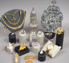 Acheter aux enchères PIÈCES D'OR - BIJOUX - MONTRES - ARGENTERIE