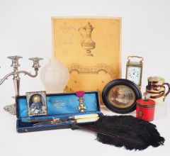 Acheter aux enchères OBJETS DE VITRINE ET SCIENTIFIQUES, ARGENTERIE, DESSINS ANCIENS, LIVRES, TABLEAUX, MOBILIER