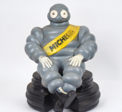 Acheter aux enchères GUIDES, OBJETS PUBLICITAIRES ET ACCESSOIRES "MICHELIN" - AUTOMOBILIA - MOTOCYCLETTE MOTOBECANE
