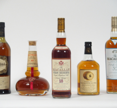 Acheter aux enchères SPIRITUEUX #4 : Chartreuses (Collection de Mr et Mme D. #4), WHISKIES, RHUMS, COGNACS, ARMAGNACS